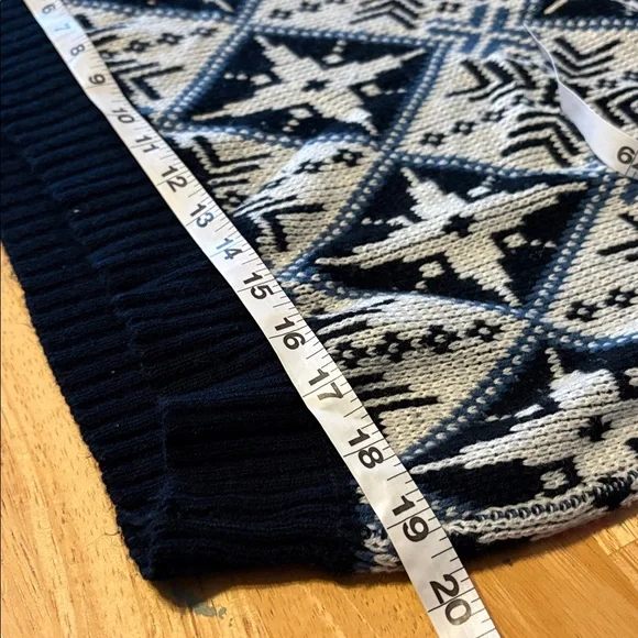 Kitsu Geometric Patterned Pullover, Large - Picture 9 of 9